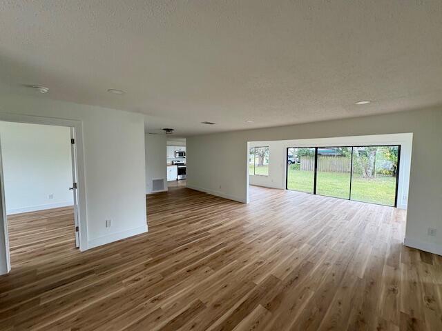 Building Photo - 2101 SE Holland St