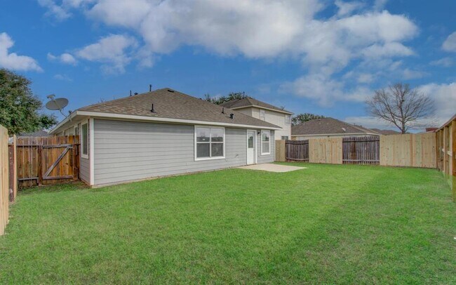 Building Photo - 19835 Byron Meadows Dr