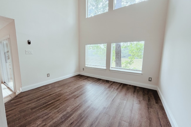 Building Photo - 2814 Shell Bark Rd, Decatur, GA 30035