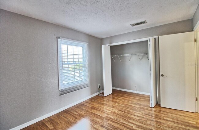 Building Photo - 13760 Orange Sunset Dr