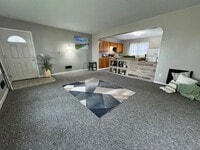 Building Photo - 2 bed, 1 bath home for rent in Hudson available IMMEDIATELY