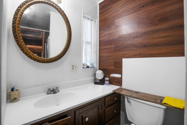Building Photo - 465 Pecan