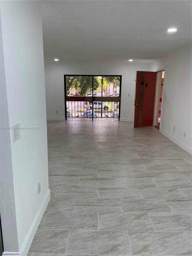 Building Photo - 8550 SW 149th Ave