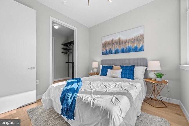 Building Photo - 646 H St NE