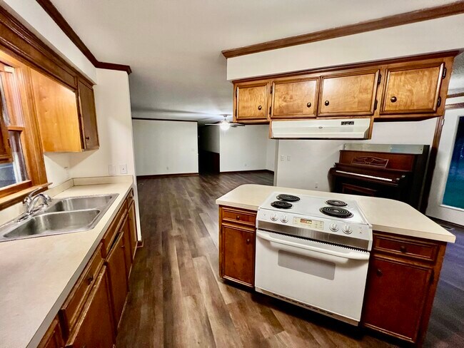 Building Photo - 2752 US-501