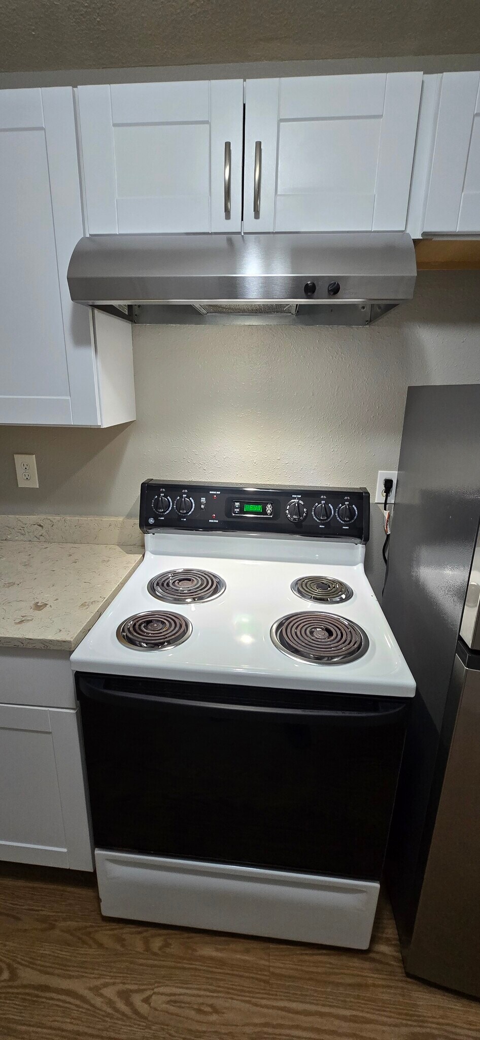 Building Photo - 9830 Southwest Lookout Terrace