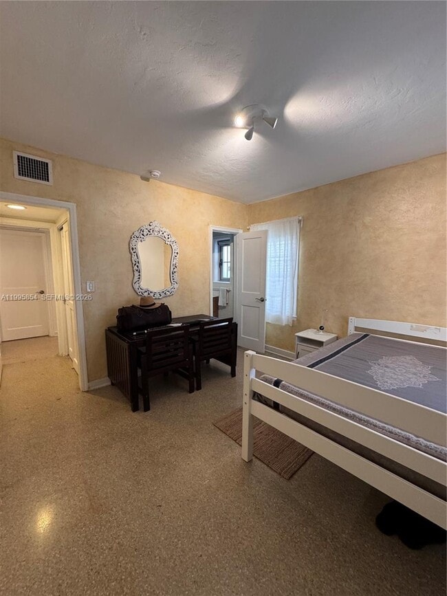 Building Photo - 510 76th St