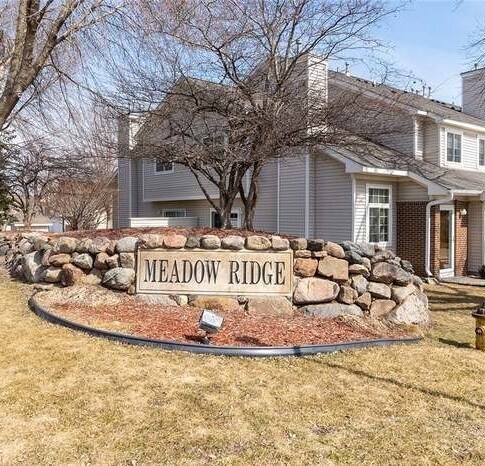 Building Photo - 1323 SE Delaware Ave