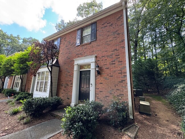 Primary Photo - Nice Brick 2/2.5 Townhome in Atlanta- $2,750
