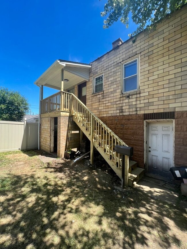 Building Photo - 3604 6th Ave