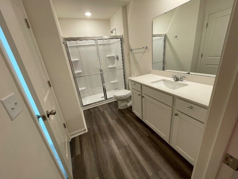 Building Photo - 2111 Gln Xing Dr