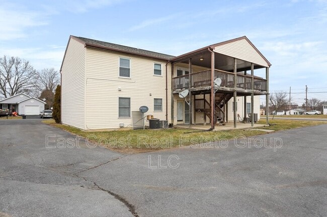 Building Photo - 429 N Western Ave