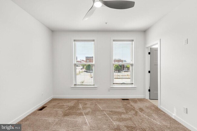 Building Photo - 921 Grundy St