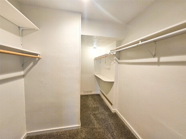 Building Photo - 108 Oriole Ln