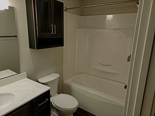 Building Photo - 1105 Fishlock Ave