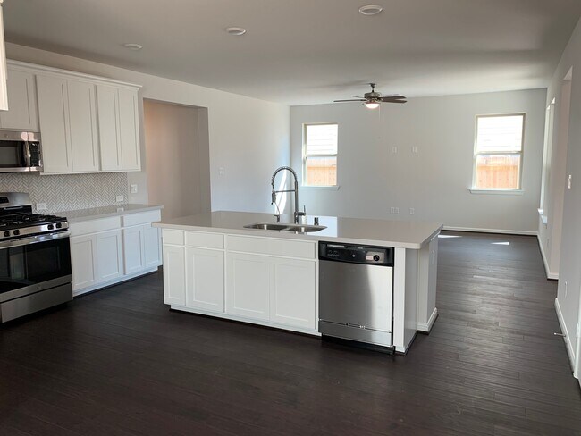 Building Photo - 8022 Cliffside Terrace Ct