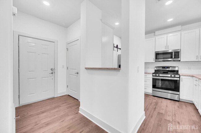 Building Photo - 617 Marion Ln