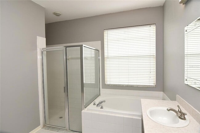 Building Photo - 27037 Palmbrook Ct
