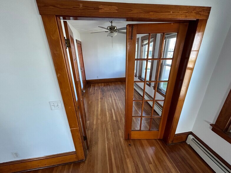 Building Photo - 221 Market St