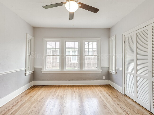 Building Photo - 2005 NW 18th St