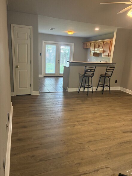 Building Photo - 57376 Beech Ave