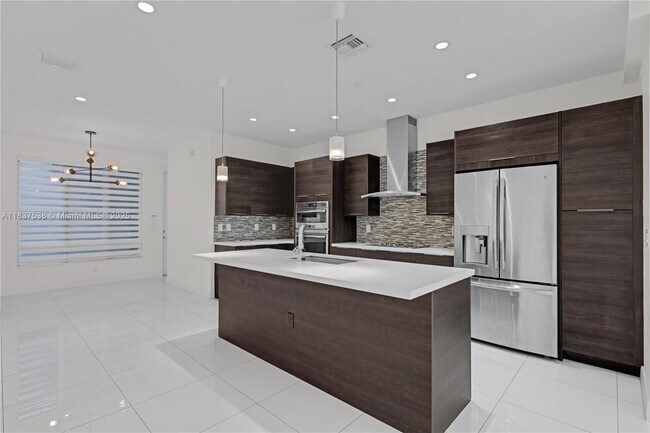 Building Photo - 10426 NW 64th Terrace