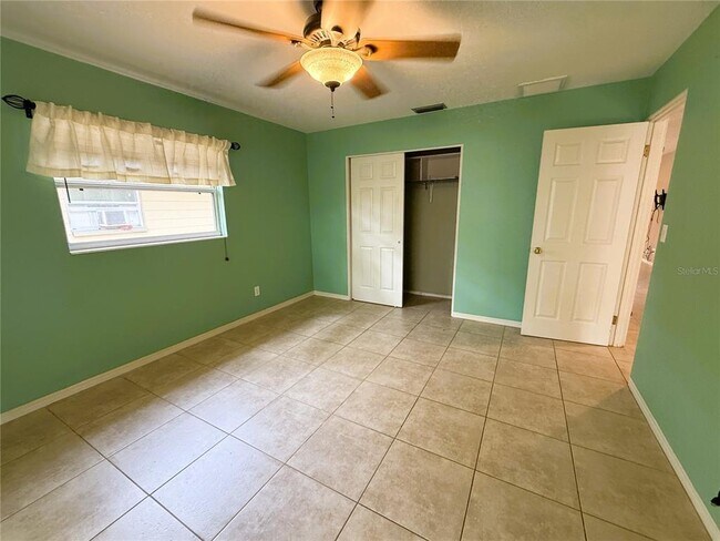 Building Photo - 8184 24th Ave N