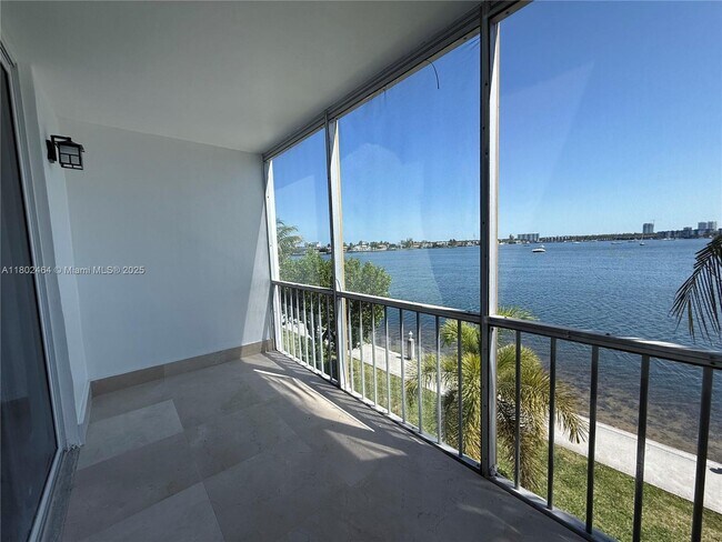 Building Photo - 3000 Marcos Dr