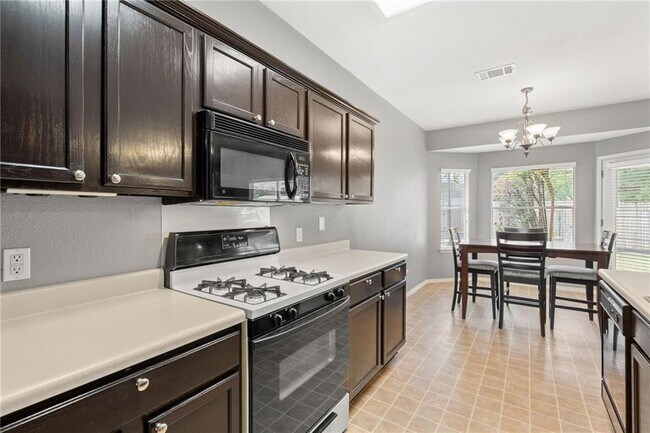 Building Photo - 601 Paso Fino Trail