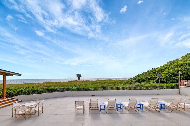 Building Photo - 1357 NE Ocean Blvd