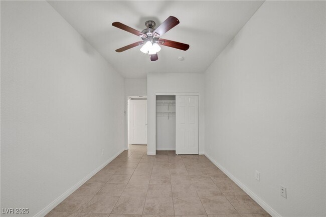 Building Photo - 7425 Glorious Sun Dr