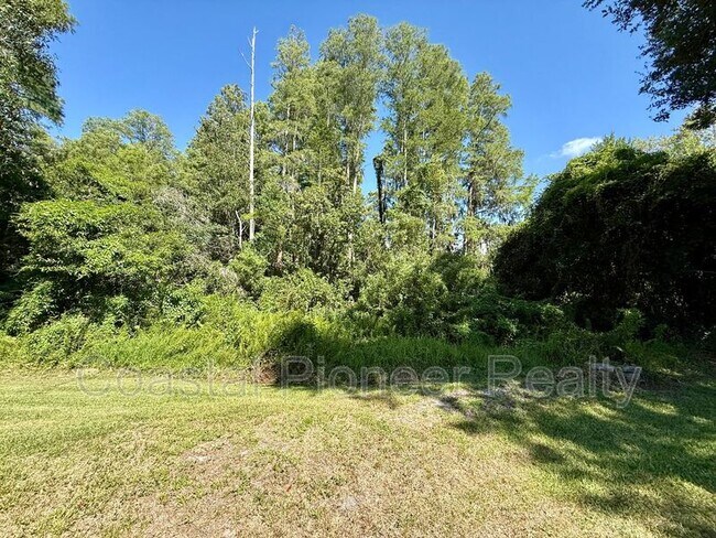 Building Photo - 11113 Avery Oaks Dr