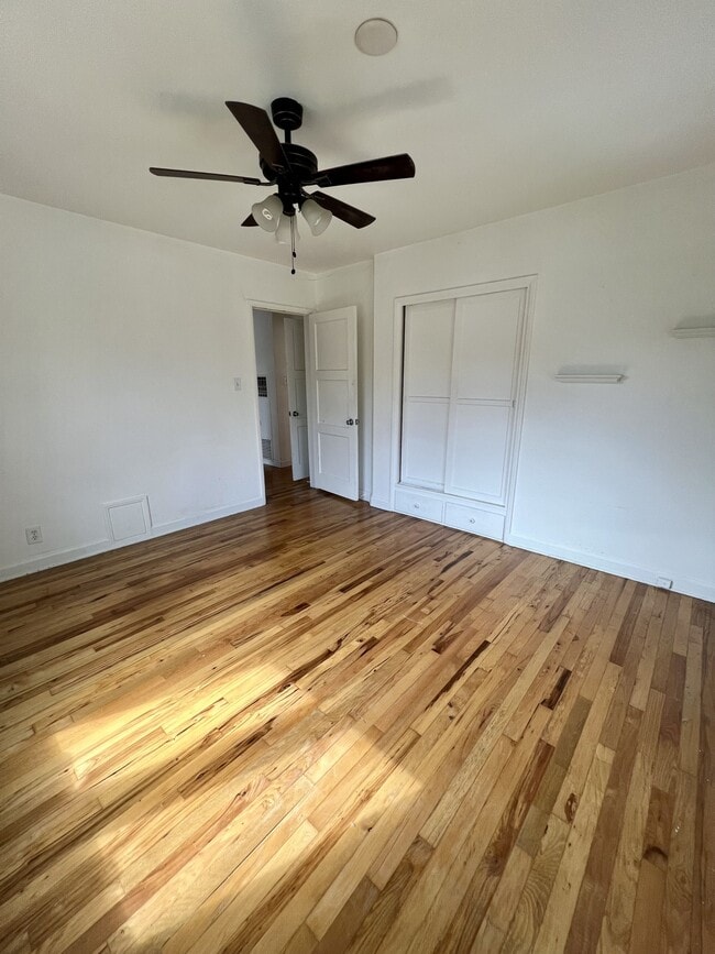 Building Photo - 1345 Masselin Ave