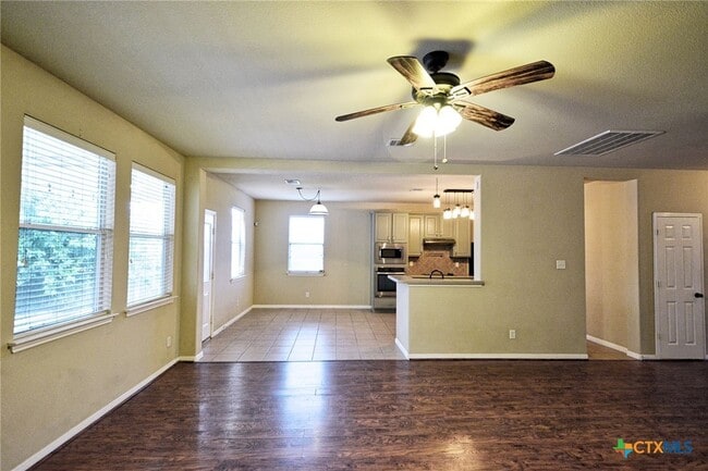 Building Photo - 2065 Dove Crossing Dr