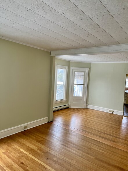 Living room - 114 Buell St