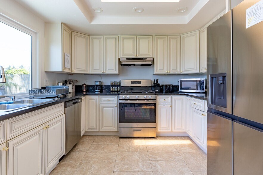 Building Photo - 9582 Scotstoun Dr