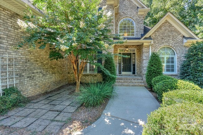 Building Photo - 181 Streamside Pl