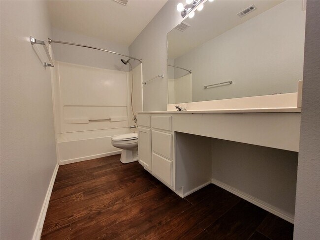Building Photo - 809 Dogwood Trail