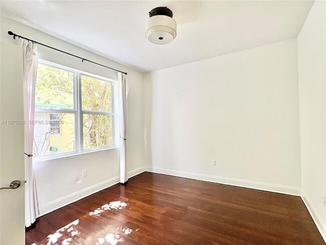 Building Photo - 1027 Euclid Ave