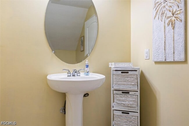 Building Photo - 3210 Cottonwood Bend