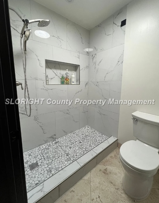 Building Photo - AVAILABLE JULY - 4 Bedroom / 3 bath