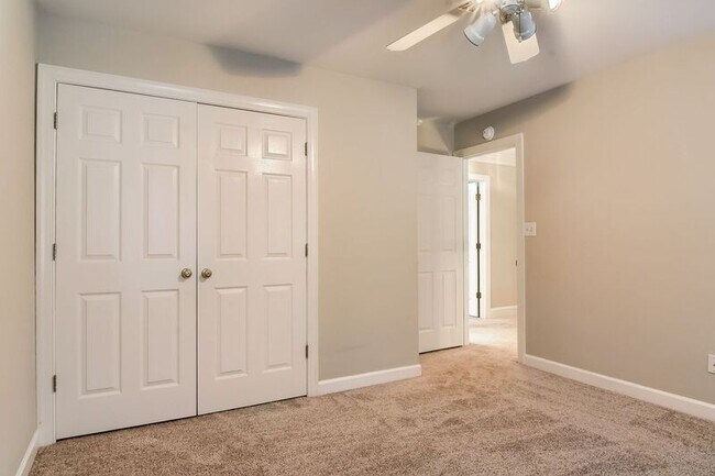 Building Photo - 2320 Primrose Valley Ct
