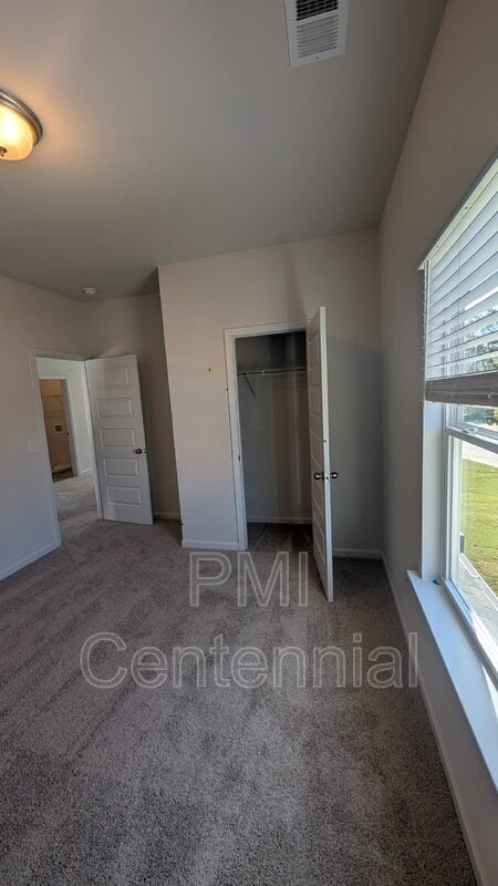 Building Photo - 4 Haven Dr