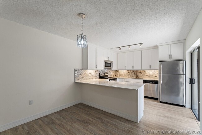 Building Photo - 630 6th Terrace