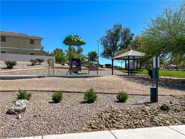 Building Photo - 1995 Sundown Canyon Dr