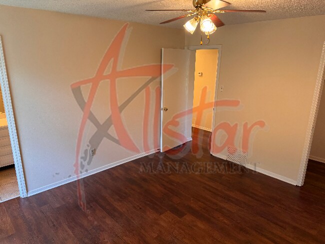 Building Photo - 6270 Shady Glen Cove