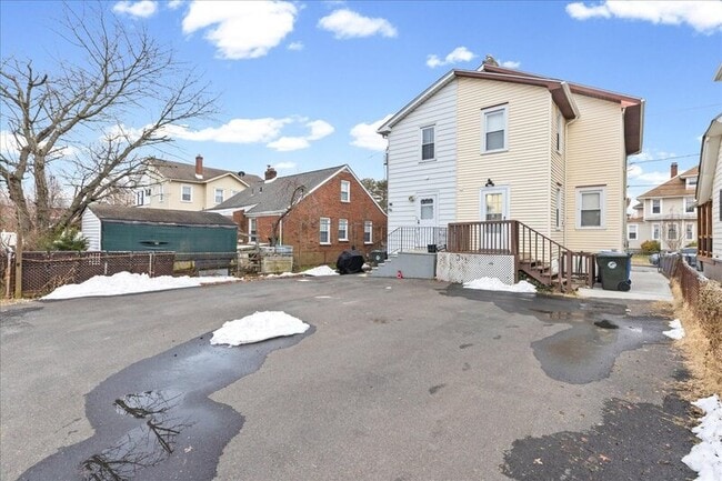 Building Photo - 505 Wood St