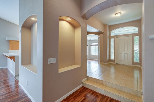 Building Photo - 2898 E Pryor Dr