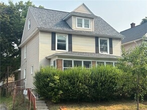 Building Photo - 98 Fairbanks St