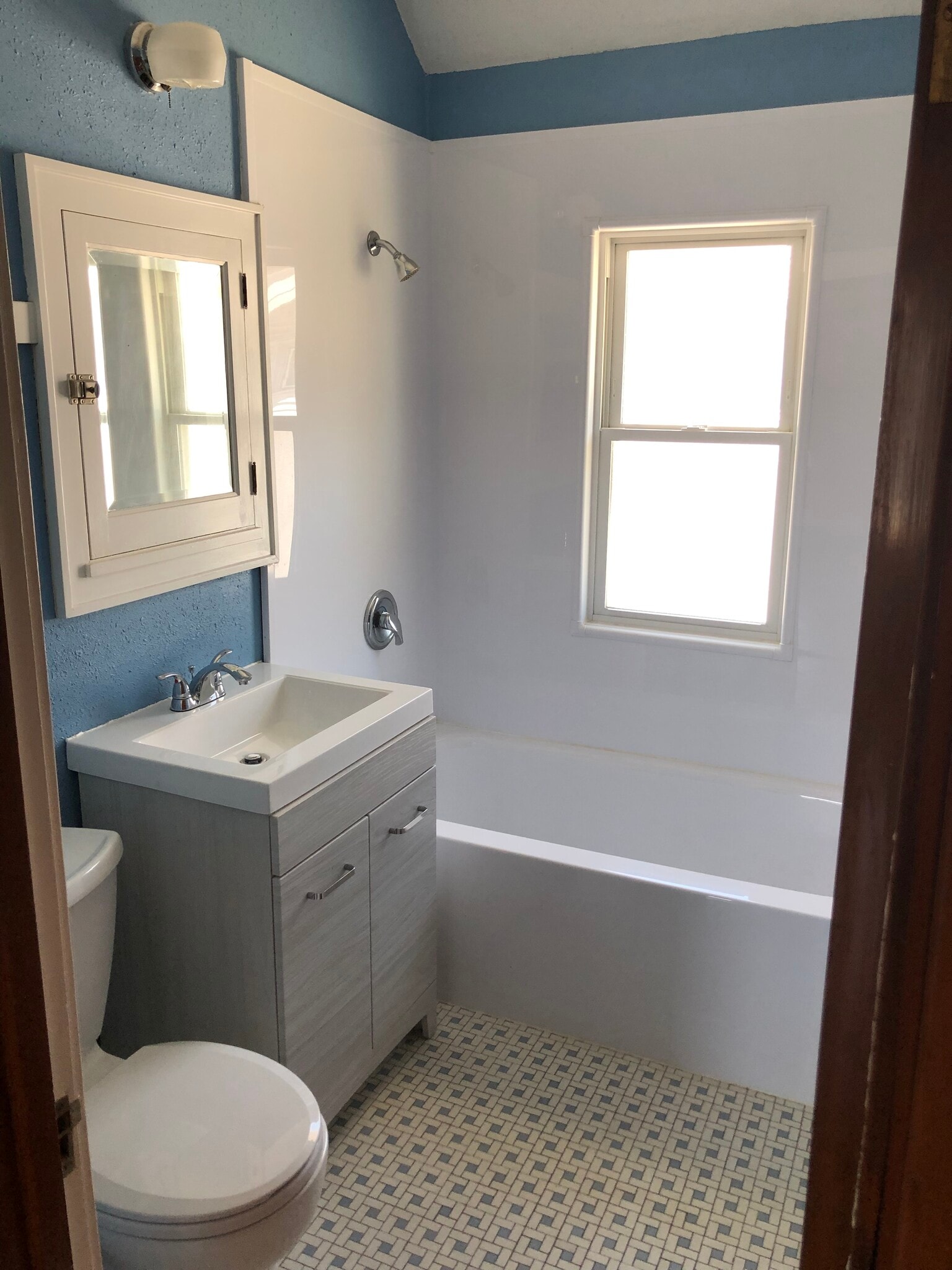 Building Photo - 529 N 59th St